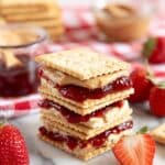 Peanut Butter and Jelly Graham Cracker Sandwich Recipe